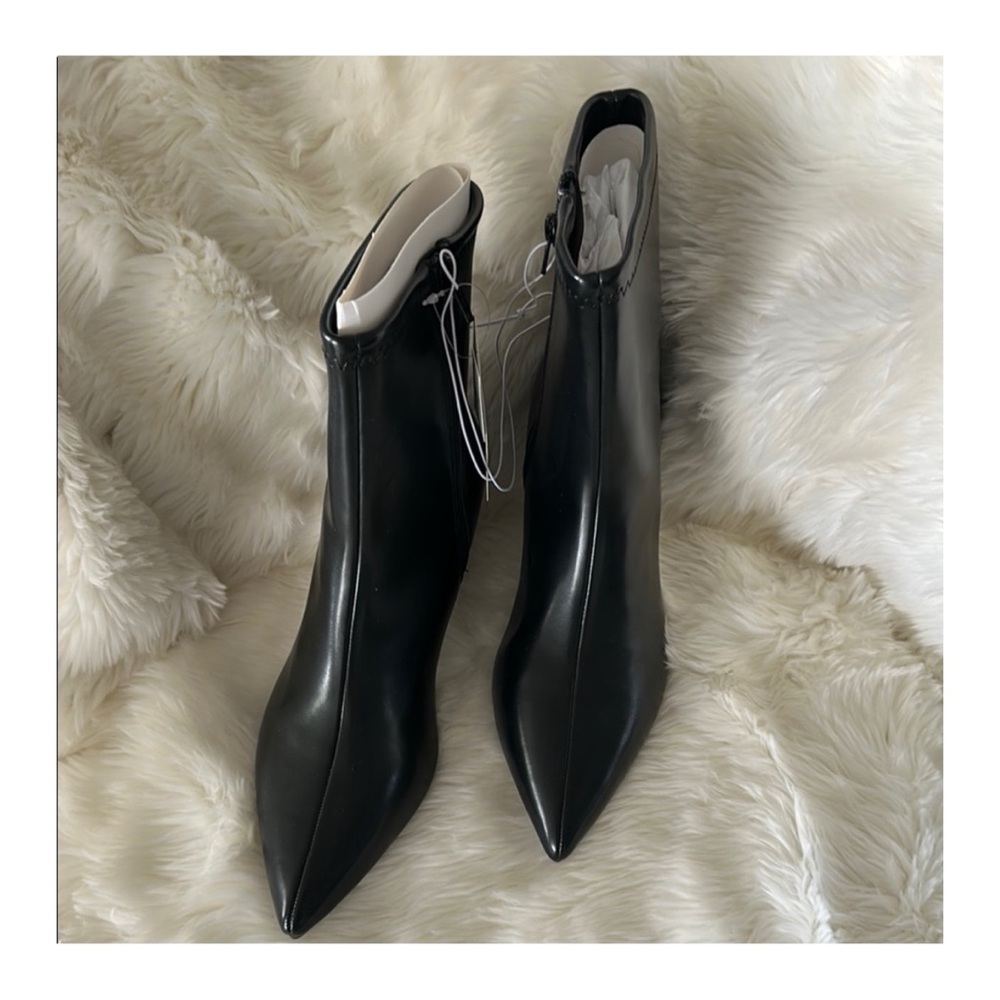 🆕 New Women's Lonnie Kitten Heel Stretch
Ankle Boots - A New Day Black Size 9 - Picture 2 of 7
